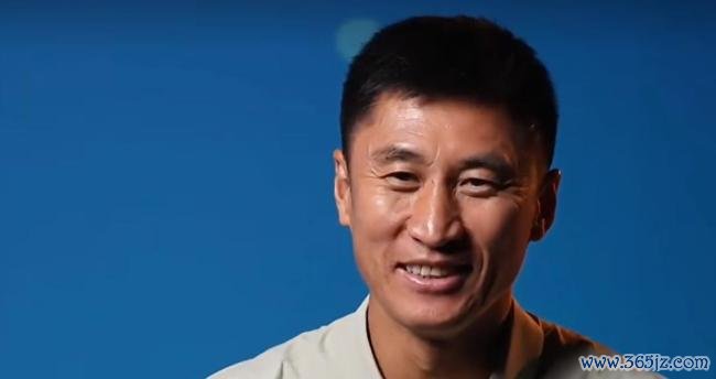 马宁：不知为何未主哨淘汰赛